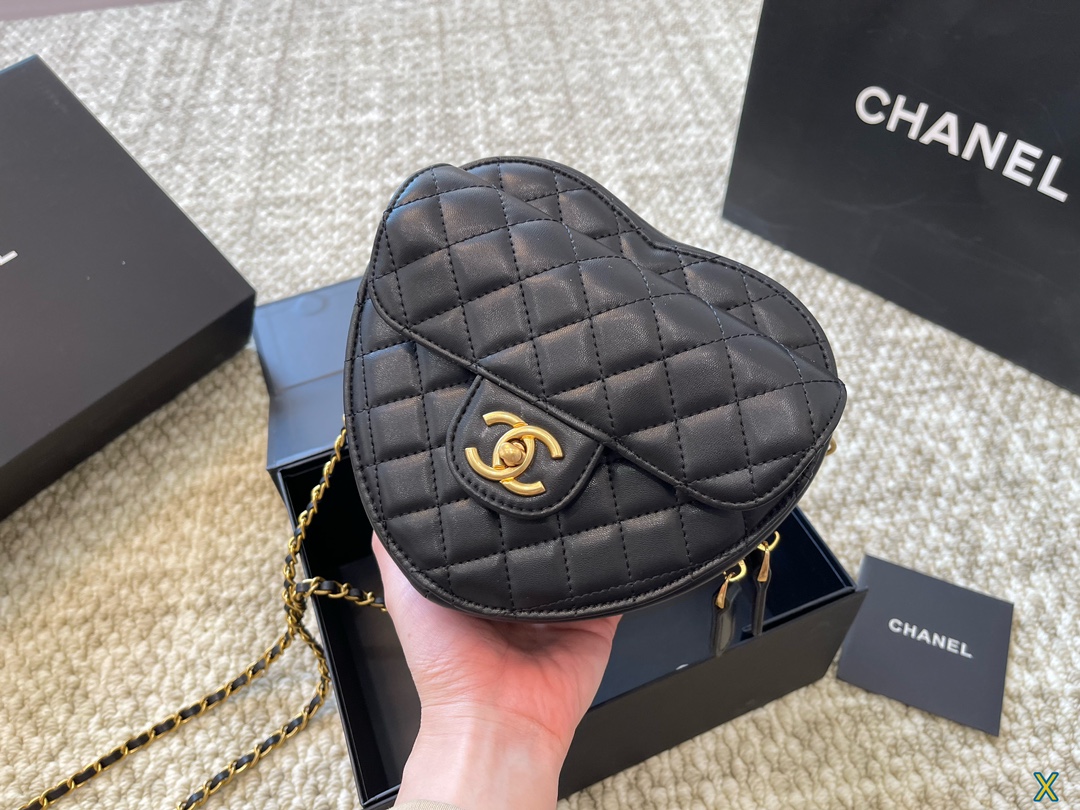 Chanel sweet heart bag 133503