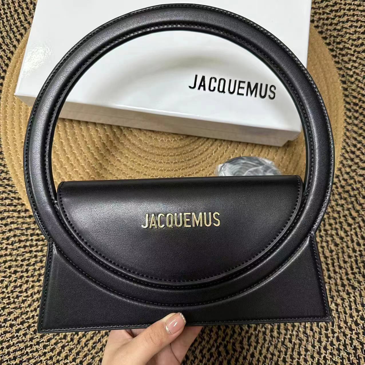 JACQUEMUS annulus circle Handbag