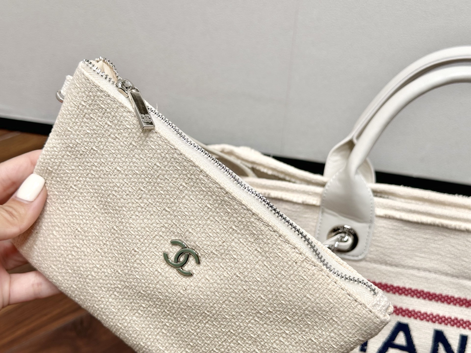 Chanel Beach Tote handbag 135916